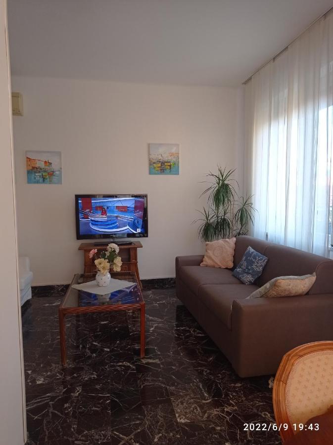 Down Town Emily Apartment La Spezia Ngoại thất bức ảnh