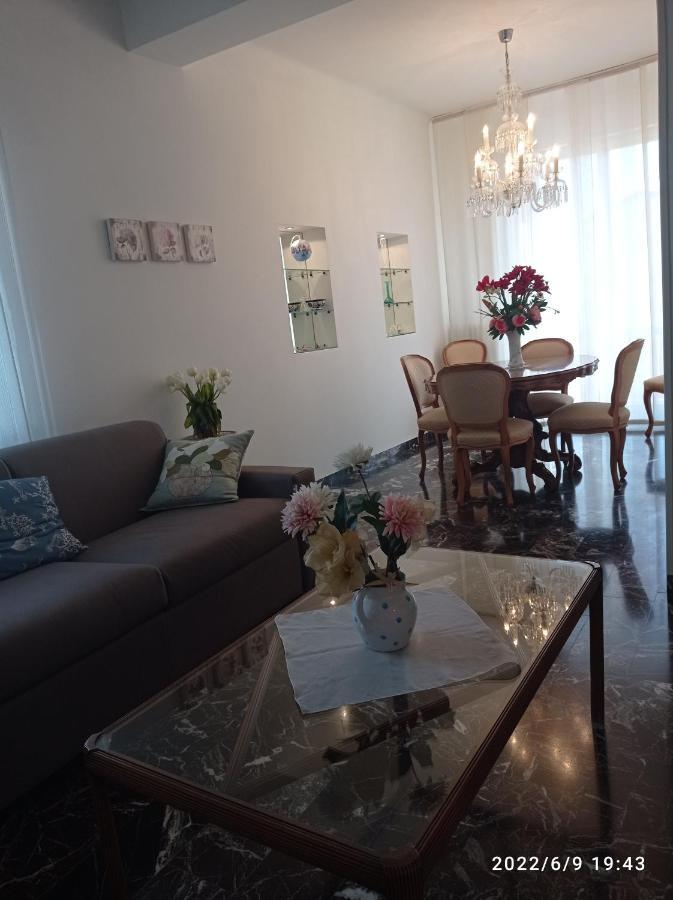 Down Town Emily Apartment La Spezia Ngoại thất bức ảnh