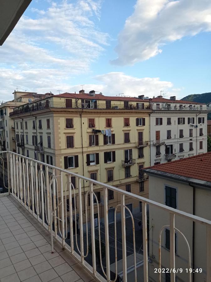 Down Town Emily Apartment La Spezia Ngoại thất bức ảnh